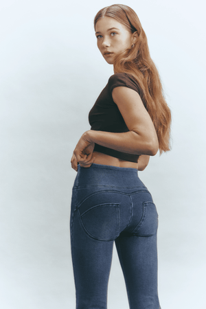 Freddy cropped relaxed flare denim with gold front detail – view 4