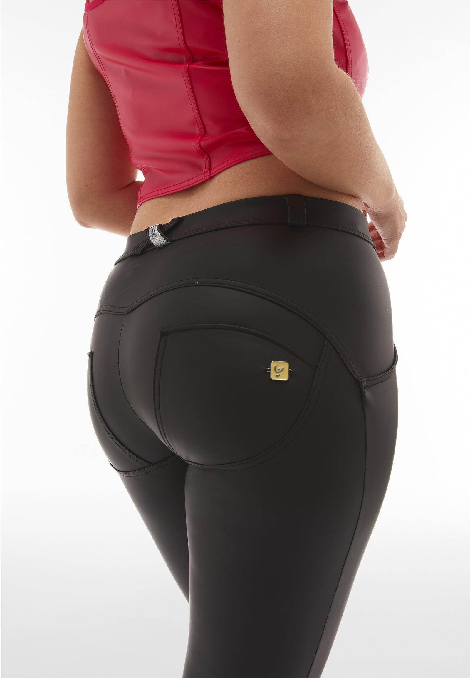 Hedy Mid Rise Bottoms In Nero
